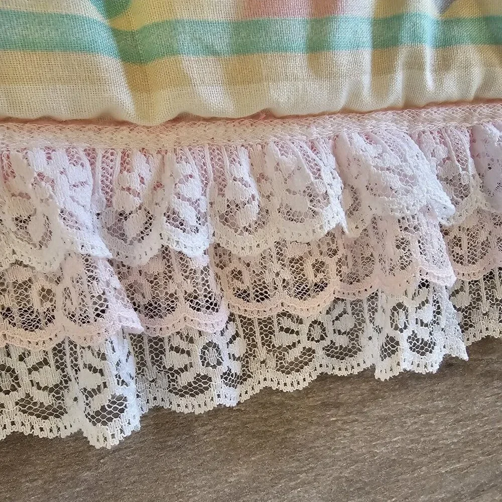 Vintage Baby Girl Quilt Blanket Lace Edge‎ Teddy Bear Balloons Hand Stitched